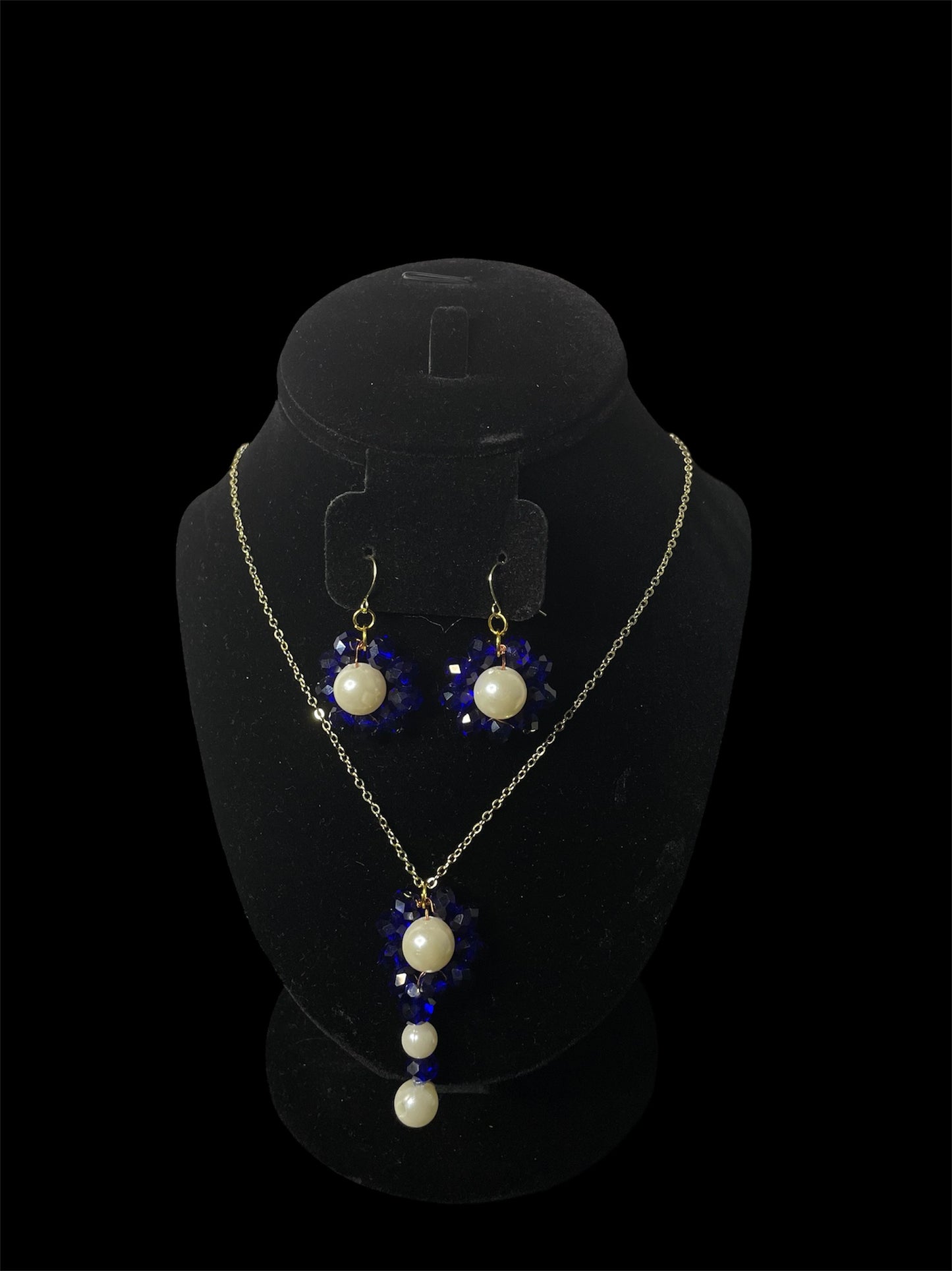 Blue Flower W/ Pearls Necklace Set