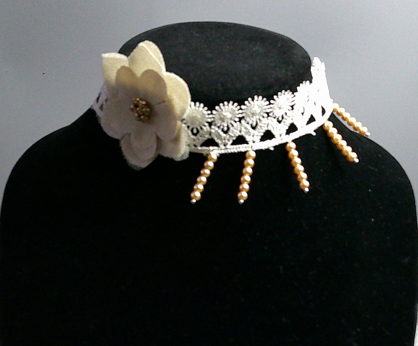 Lace Chocker w/flower