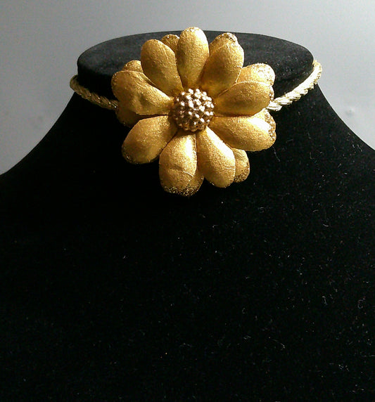 Rope w/Flower Chocker